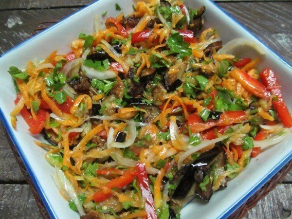 Салат из баклажанов «ensaladang talong»
