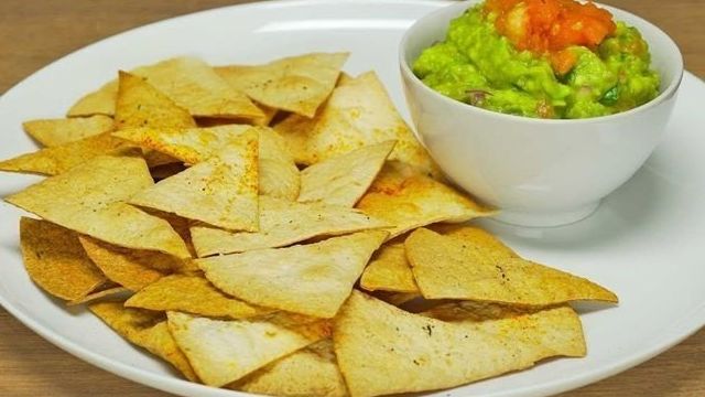 Начос — треугольные мексиканские чипсы