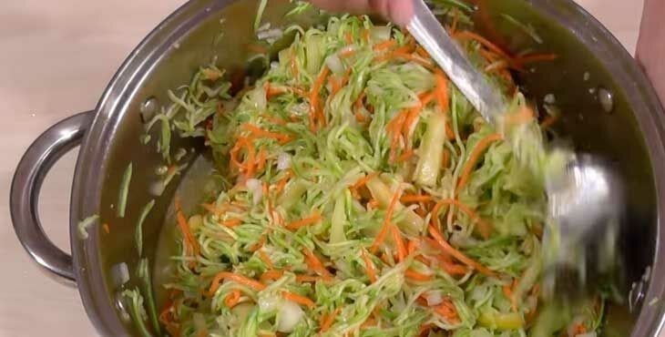 Салат с капустой и морковью с уксусом
